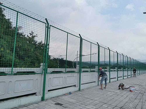 重庆石材栏杆及防护网应用（保税港空港观月小区项目）